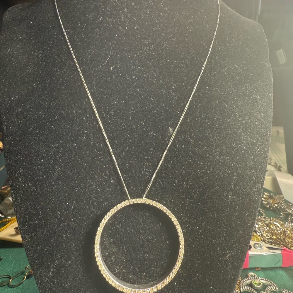 925 Silver Round Rhinestones‎ Pendant Necklace - Picture 2 of 10